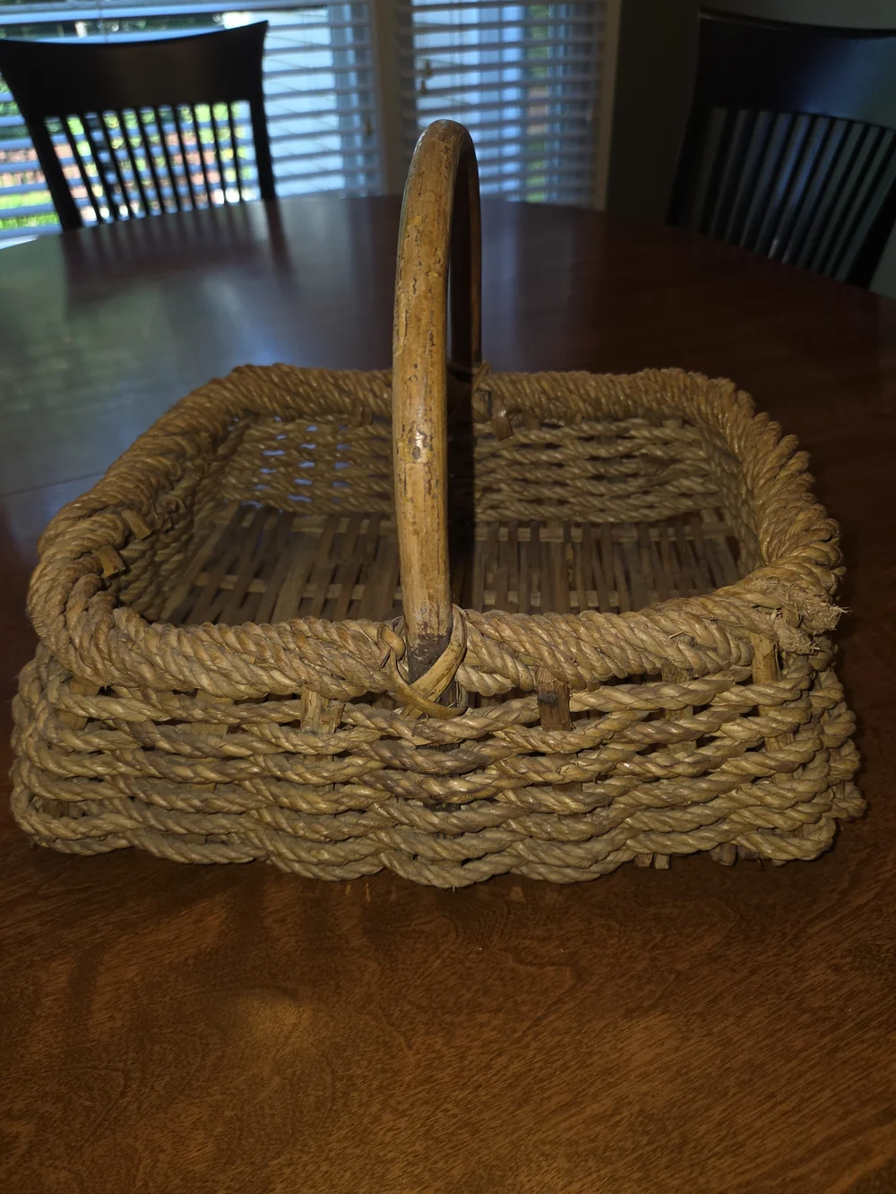 Vtg Handwoven Natural Rope Basket & Wicker with Handle